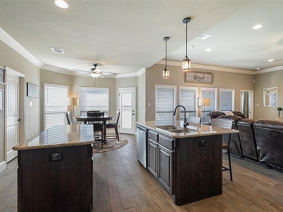 4th image of 2844 W Alamosa Dr