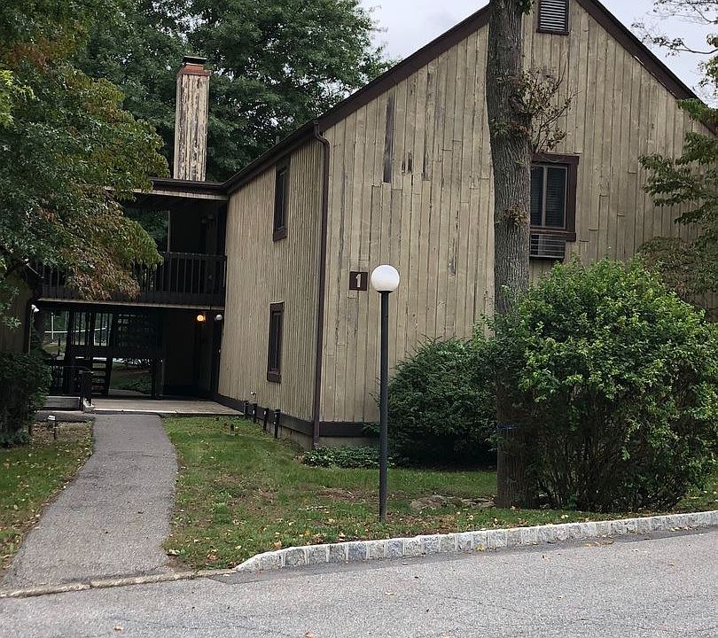 1st image of 1 Heritage Dr Unit E