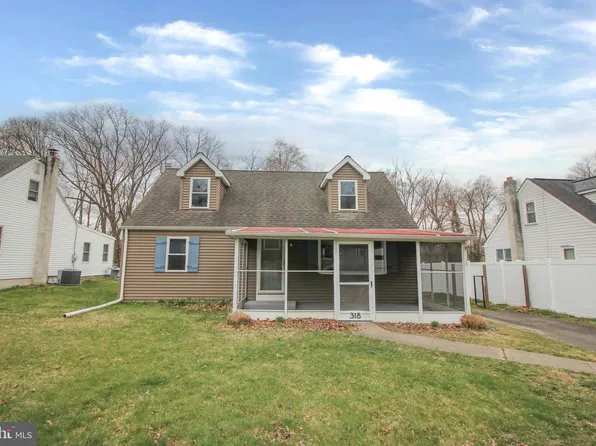 318 Surrey Ln, Hatboro, PA 19040