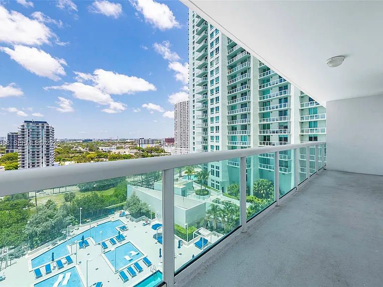 1800 N Bayshore Dr #1806 — Photo 3