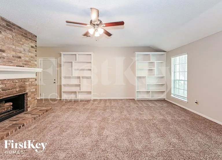 50 Rockridge Dr — Photo 4