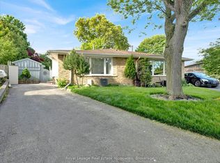 9 Gafney Ct #BASEMENT, Hamilton, ON L9C 6N3