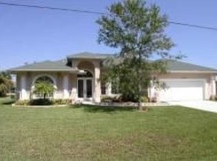 9165 SE Delafield St, Hobe Sound, FL 33455