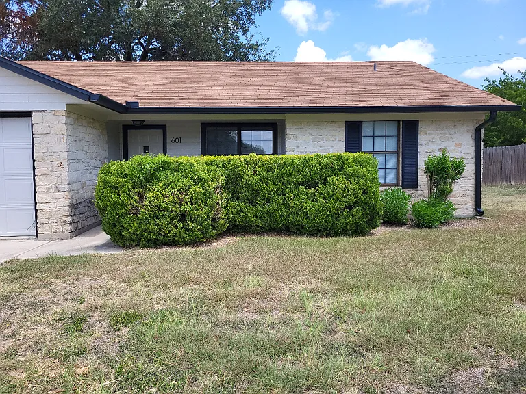 106 Saddle Dr — Photo 2