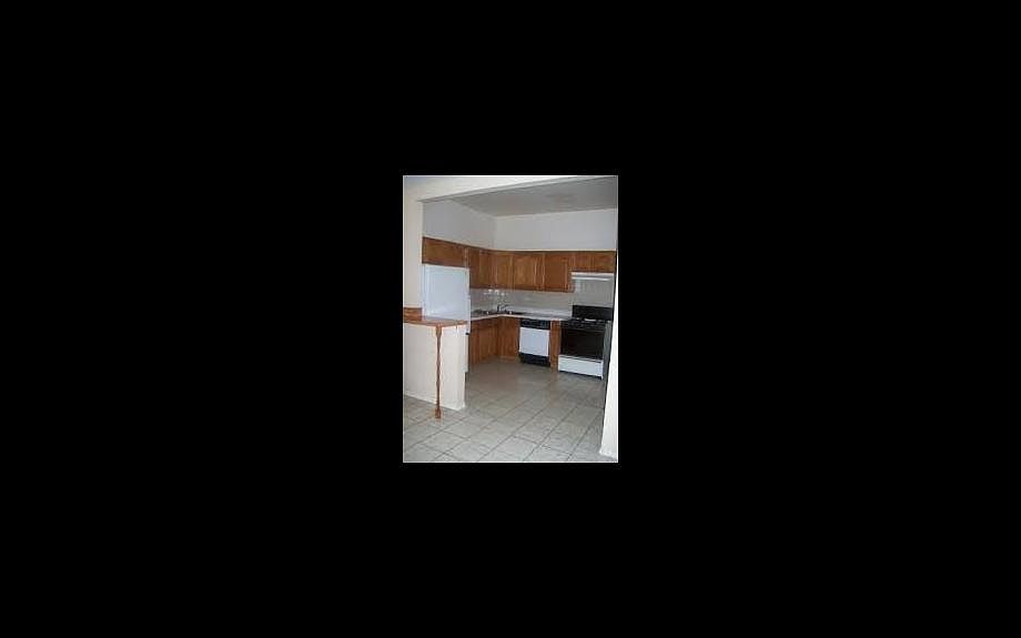 2nd image of 4529 N Western Ave #2
