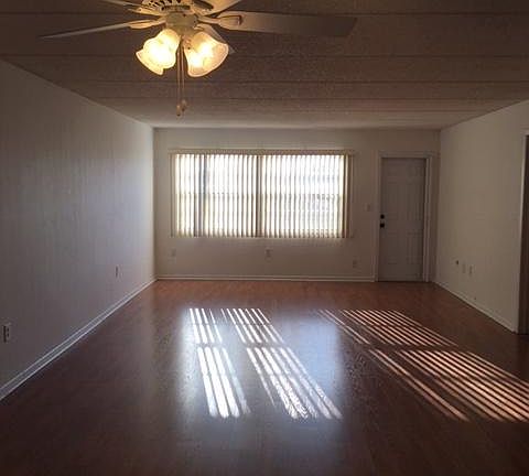3rd image of 12300 Park Blvd APT 123