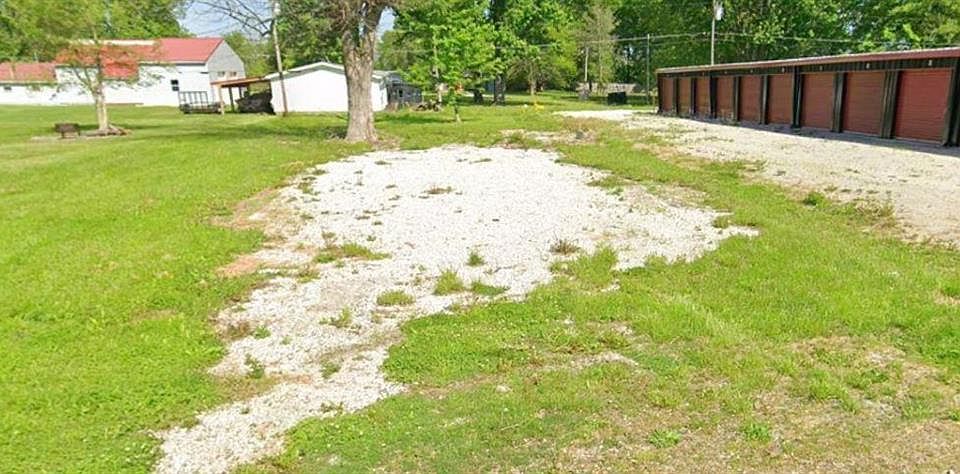 1st image of 139 S Center Dr