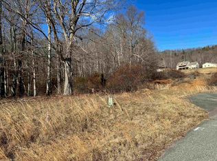 2573 Greenway Cir, Draper, VA 24324