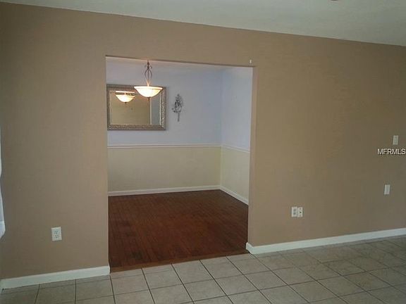 3rd image of 309 Greenwoods Ln