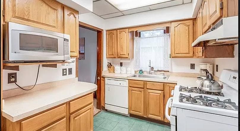 2nd image of 170 Prospect Ave