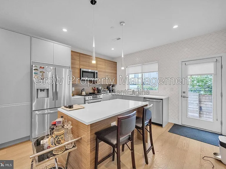 1752 N Bailey St — Photo 5