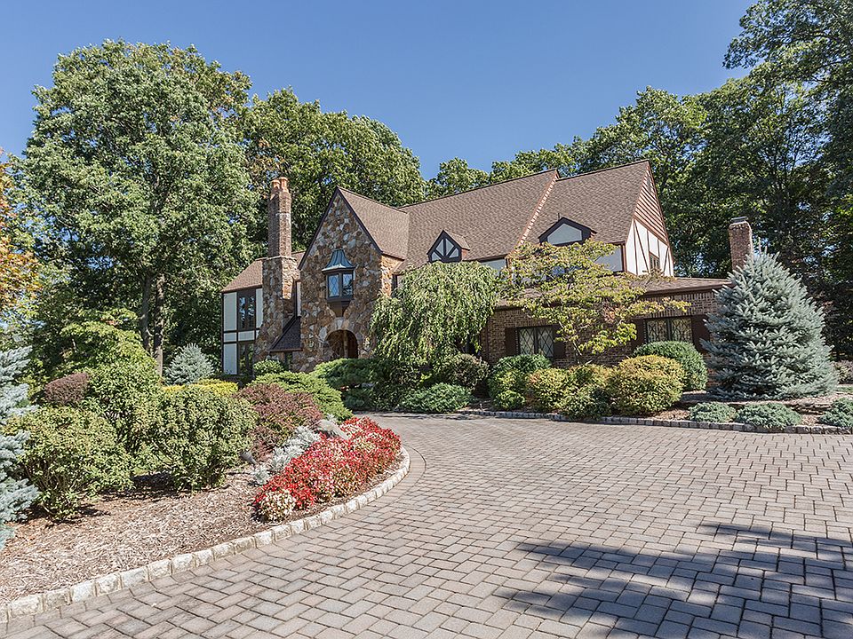 2nd image of 10 Cain Cir