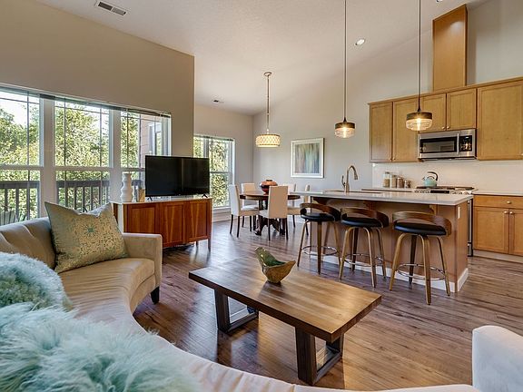 5th image of 9083 SE Chloe Ln