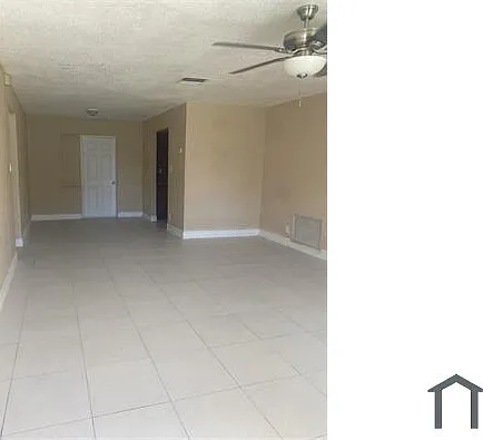 831 SW 63rd Ter