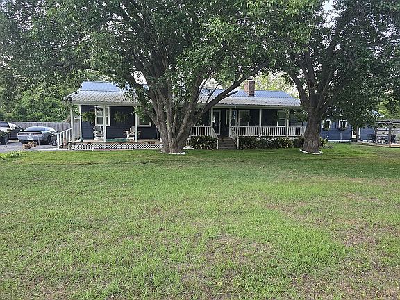 Nice shade trees 