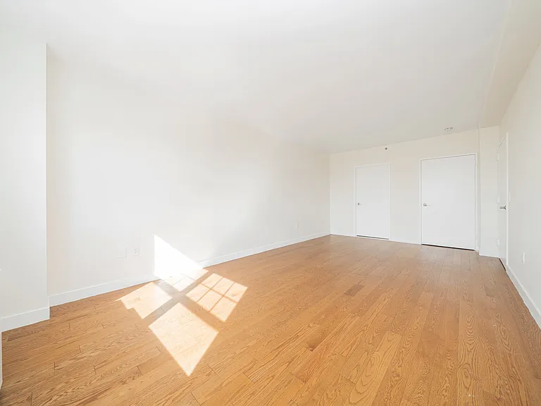 7525 153rd St #806 — Photo 11