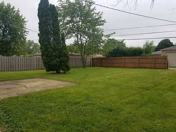 3rd image of 9332 Lowell Ave