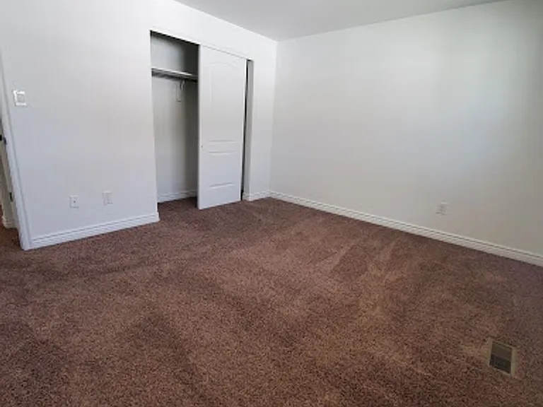 466 E Woodland Ave — Photo 6