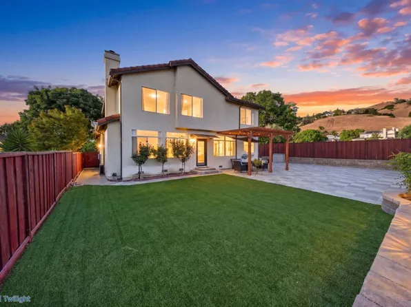 2729 Mira Bella Cir, Morgan Hill, CA 95037