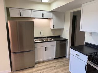 215 Logan St APT 2, Valparaiso, IN 46385