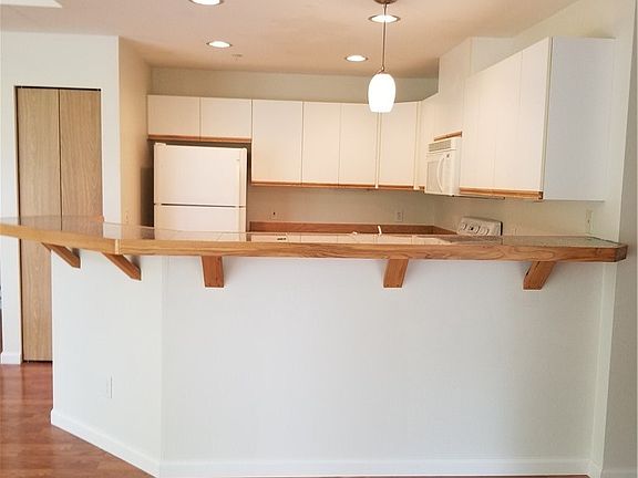 3rd image of 4102 S 222nd Pl APT 204