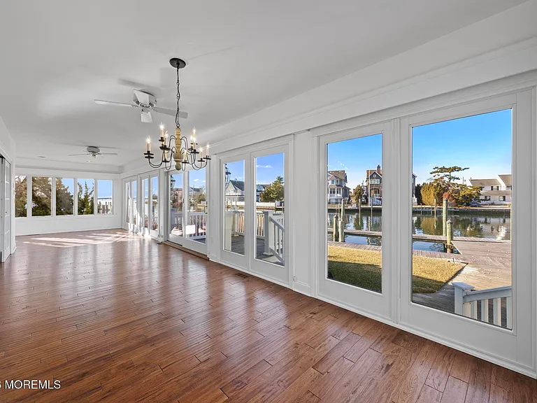 954 Barnegat Ln — Photo 39