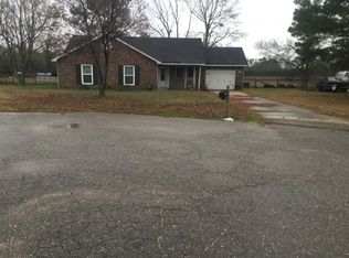 4061 Doodlebug Dr, Hope Mills, NC 28348