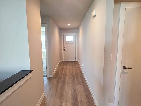3rd image of 512 Village Ln