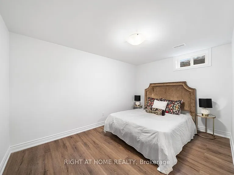 582 Carlyle Ct #LOWER — Photo 7