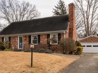 1601 Clearview Dr, Graymoor Devondale, KY 40222