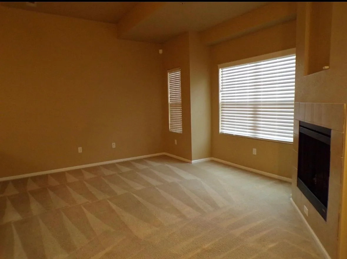 3 bed, 1713 sqft, $2,050 — Photo 2