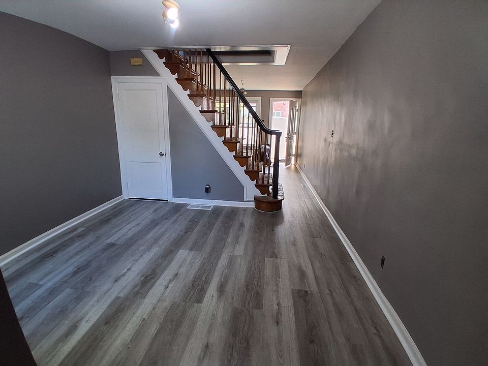 1st image of 910 Brown St