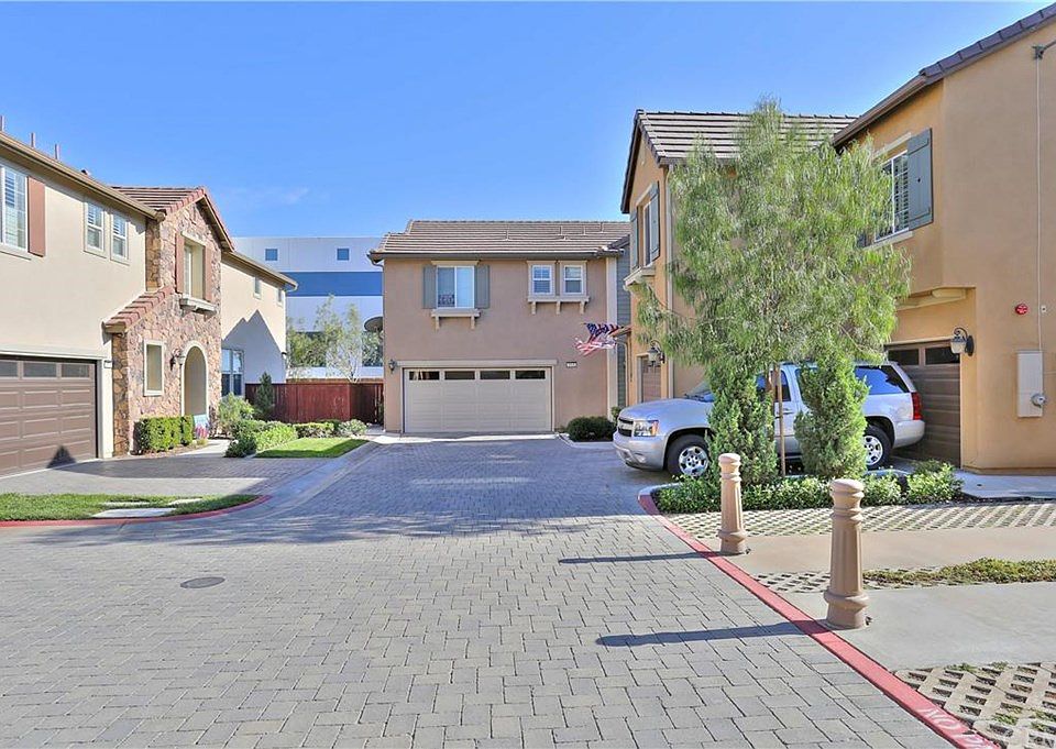 1st image of 1576 Kensington Grv