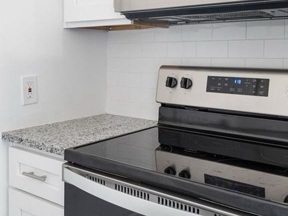 4th image of 501-501B Meridian St #B