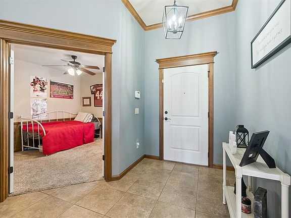 5th image of 3305 Sharon Dr