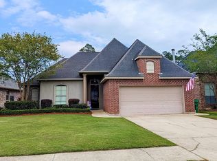 2353 Cours Carson St, Mandeville, LA 70448