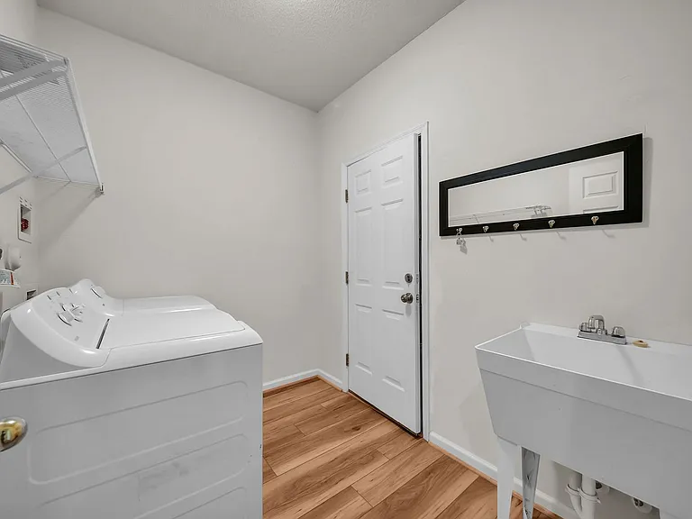 408 Holmes Blvd — Photo 29