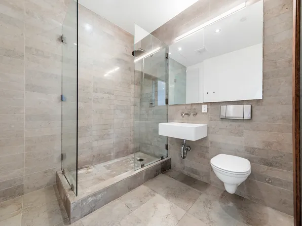 808 Broadway 4K image 5 of 6