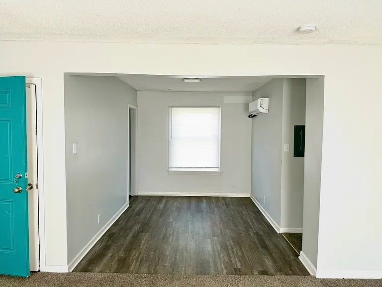 1510 SE Riverside Dr #B6 — Photo 2