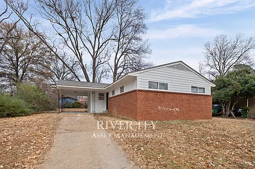 1694 Claire Dr Photo 1