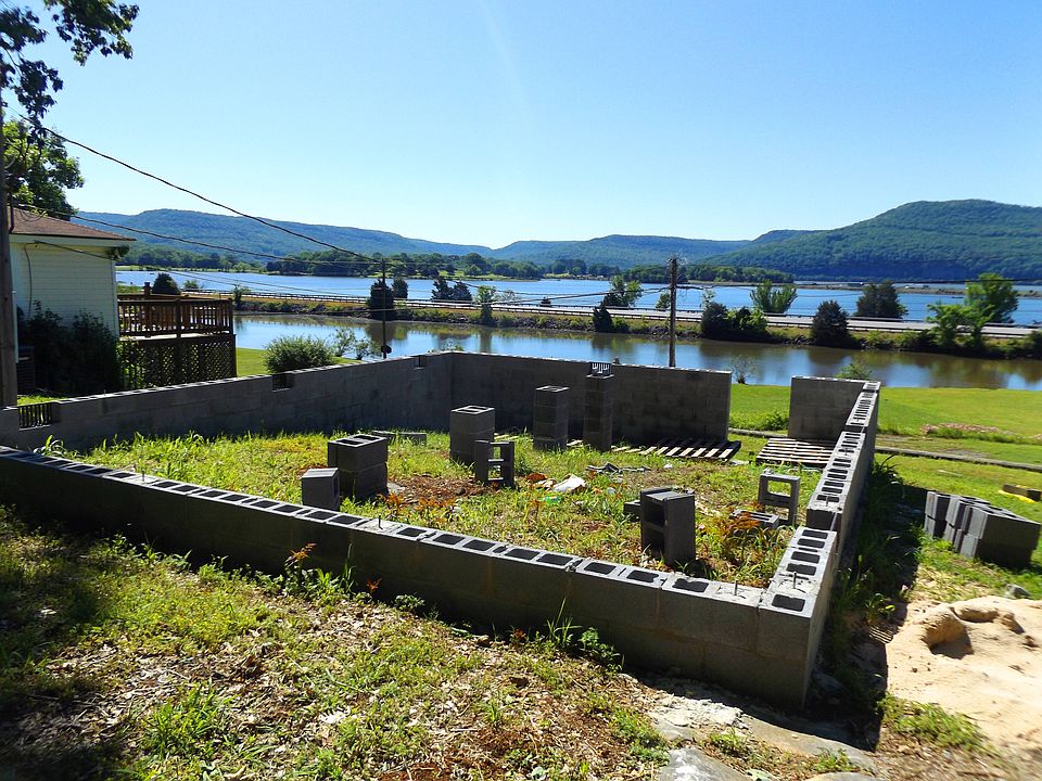 LAKE ACCESS LOT W/VIEW