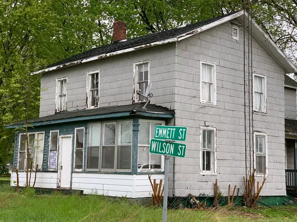 200 Emmett St, Kinsman, IL 60437