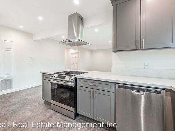 5th image of 2666 S La Brea Ave