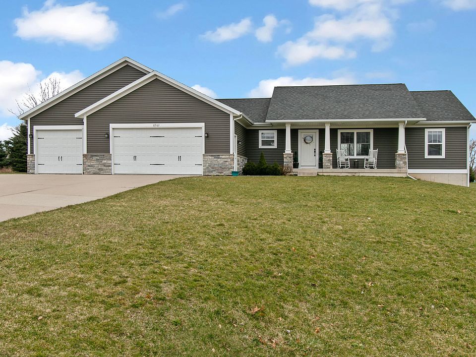 1st image of 8962 Wabasis Pointe Dr NE