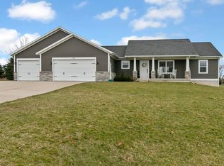 8962 Wabasis Pointe Dr NE, Greenville, MI 48838