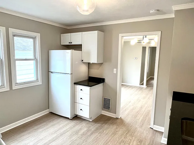102 Hazel St #1 — Photo 6