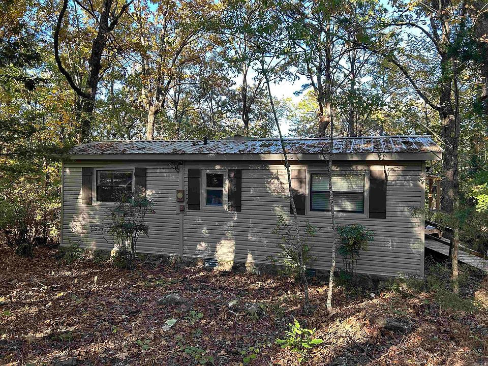 1st image of 10 Brook Hollow Rd