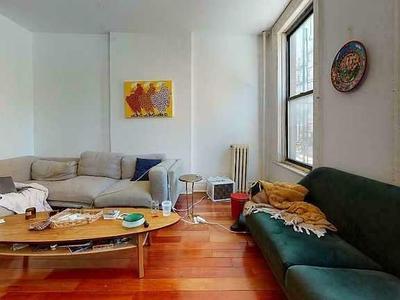 2nd image of 40 Avenue C APT 2