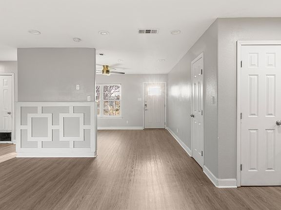 4th image of 2308 Devonshire Dr #A