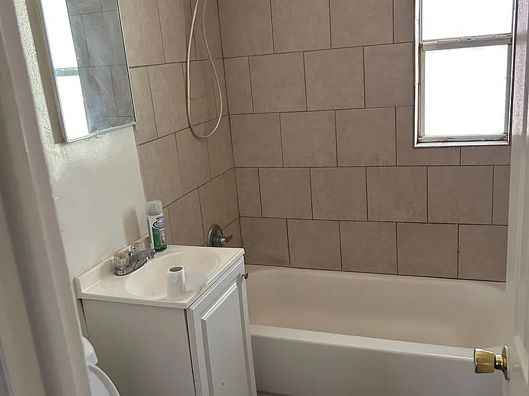 3525 Henrietta St — Photo 1